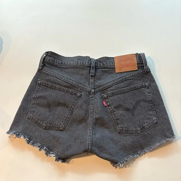 Levis 501 shorts - Picture 2 of 3